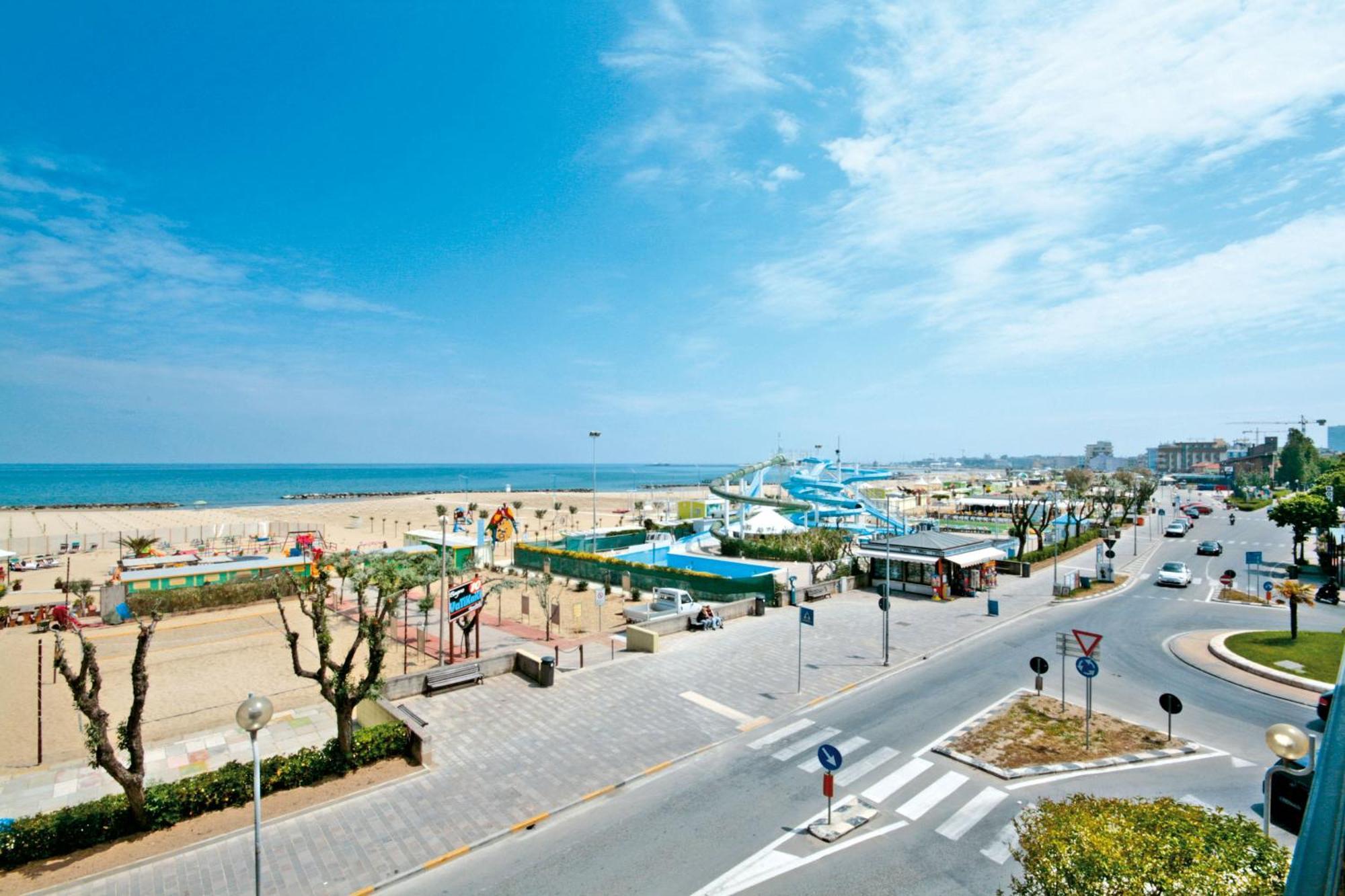 Hotel Gabbiano Rimini Exterior foto